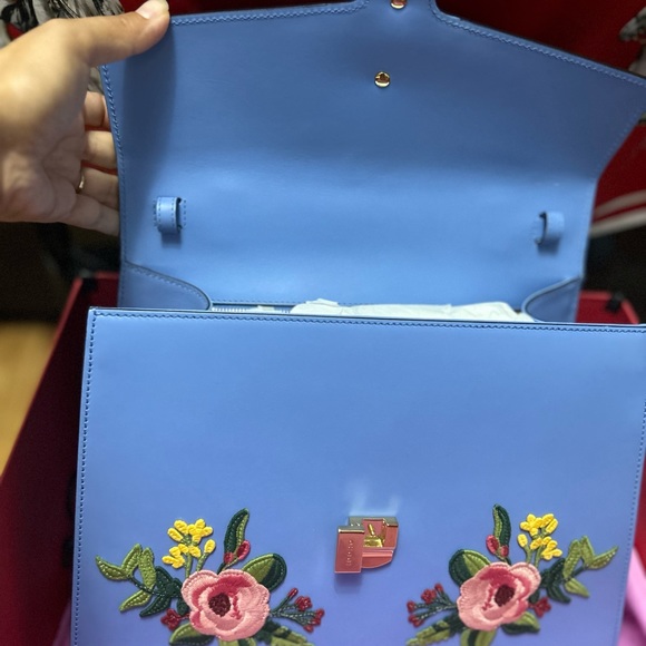 Gucci Sylvie Top Handle - Picture 10 of 13